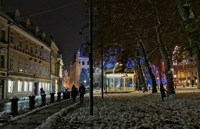Ljubljana Riverbank Apartment in City Centre! - Photo 14