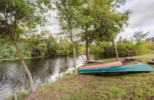 Sweet Cabin Rental for Family-Friendly Getaway near New Braunfels, Texas - Foto 15