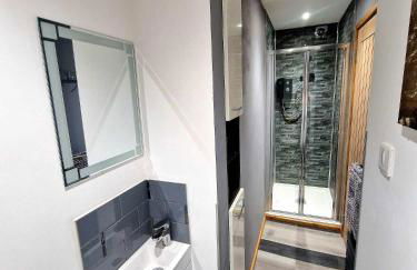 Beachside Bliss in Heart of Town - Foto 7