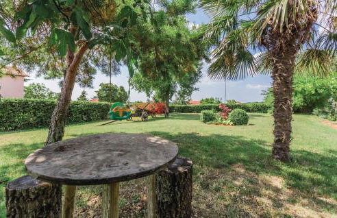 2 Bedroom Amazing Apartment In Kanfanar - Foto 4