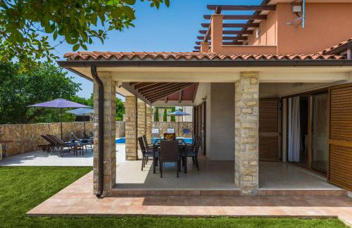 Villa Gloria, villa with heated pool - Foto 36