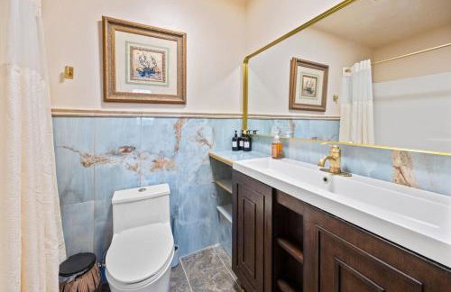 Romantic Colonial Hideaway in Historic Downtown - Pet Friendly - Foto 40