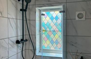 Redwing Retreat Bicester Village - Stylish Retreat Steps from the Shops - 2 Bed House with Garden and Parking - Foto 39