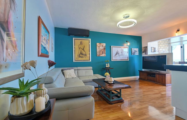 Apartment With Breathtaking sea View - Photo 17