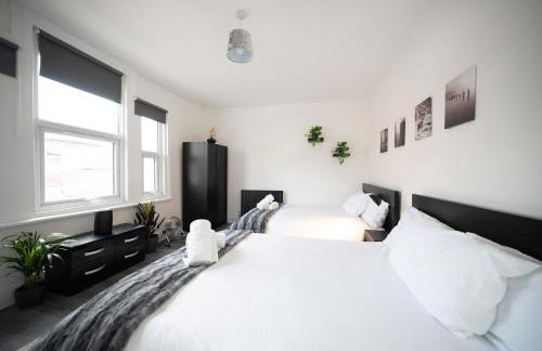 3BR Home Gem - sleeps 9 - Netflix - Near O2 & Greenwich Park - Foto 7