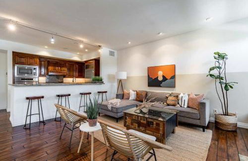 Your Home in San Diego - Two-car Garage - Foto 23