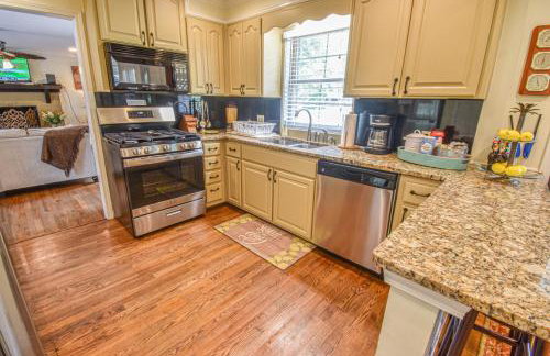 Waterfront Home with Spacious Outdoor Deck Boat Slip - Foto 7