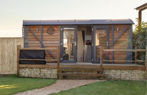 Holly Lodge - Quirky Shepherd's Hut With Hot Tub - Bespoke Made From A Salvaged Railway Carriage - Foto 1