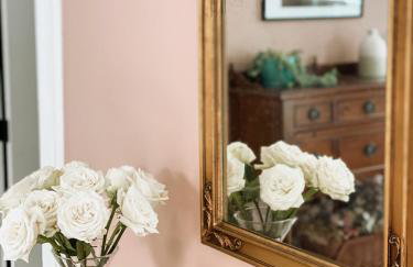 Designer Home 2 Bedroom - 20min to NYC WTC - Private Backyard - Foto 21