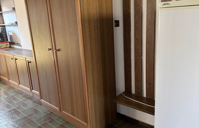 2 Bedrooms, 2 Baths House With a Living Room & an Upstairs Reception rea - Photo 14