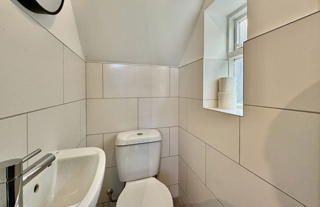 Sandringham House Serene Escape Cottage - Photo 38