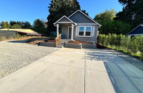 Colorful Comfort 3 Bedroom Home with Fenced yard - Foto 41