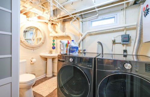 Colorful Roanoke Vacation Rental with Hot Tub! - Foto 20