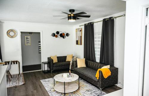 KLIZZ Suites - Photo 46