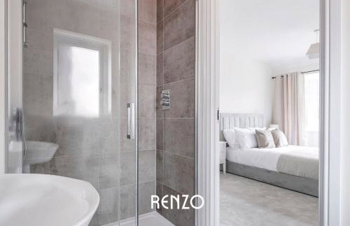 Spacious and Lovely 4-bed Home in Castle Donington by Renzo, Sleeps 6! - Photo 29