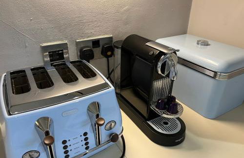 Honeybee Cottage, with a log fire & a hot tub. - Foto 11