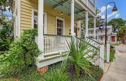 Gallery 1897 - Photo 37