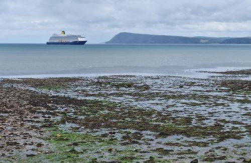 An Artist's Cottage - Photo 22