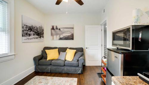 Walk to Walnut St Pet-Friendly Pittsburgh Home! - Foto 4