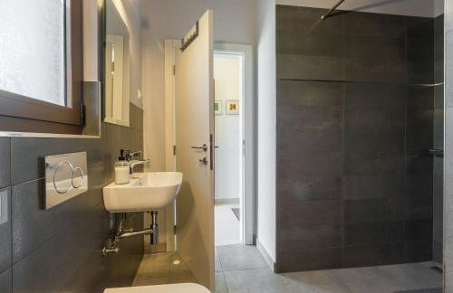 Malerische Villa mit Privatpool, mediterranem Garten, Outdoor-Kueche, Waschmaschine, Trockner - Photo 24