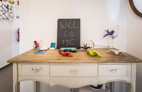 1-Bedroom Flat with Terrace, near Metro & Arena - Photo 29