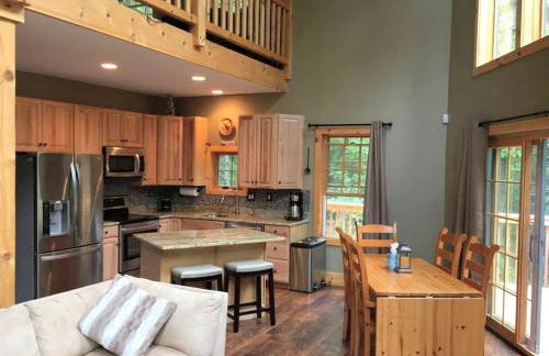 Cozy Vacation Rental for 10 with a Fire Pit in Jim Thorpe, Pennsylvania - Photo 20