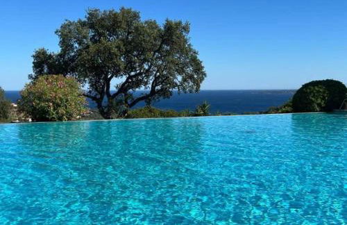 APPARTEMENT CLIMATISE - TERRASSE AVEC APERCU MER - GOLF DE ST TROPEZ - Foto 2