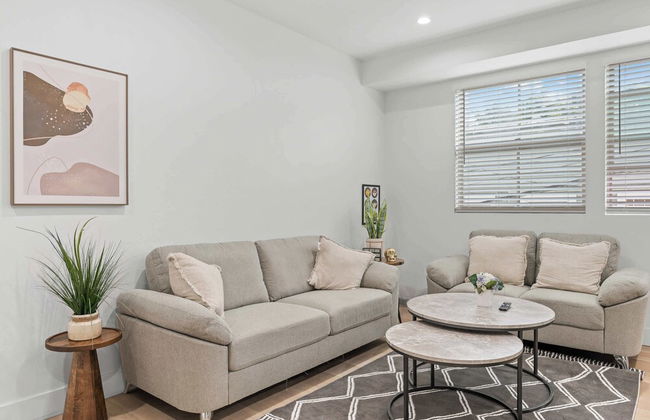 Not Affected by the Fire/modern Spacious Home With Parking & Fully Equipped Kitchen #3 - Foto 31