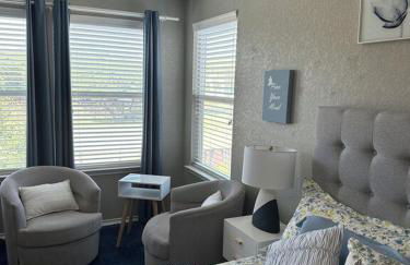 Relax with Spacious Modern Simplicity - Photo 5