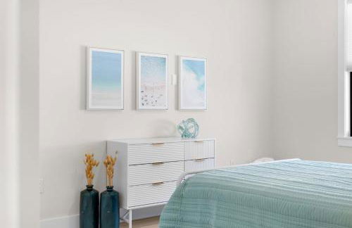 Colorful retreat near beach and pickleball courts - Foto 13