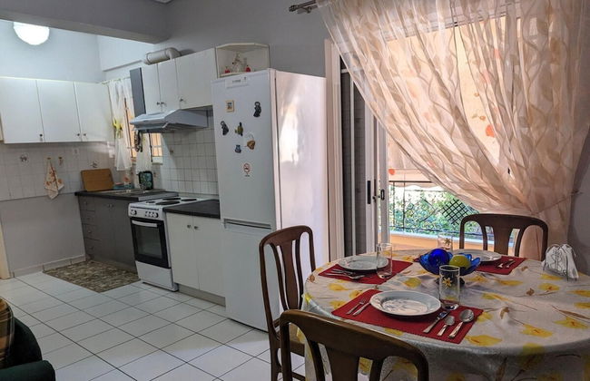 Central Apartment in Agios Konstantinos - Photo 11