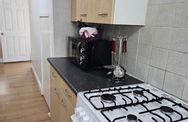 Orpington North Townhouse - Photo 15