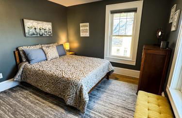 CRAFTSMAN UPSTAIRS with impressive attic! - Foto 2