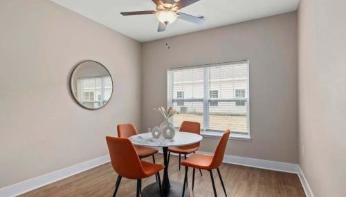 Modern 16BR 16BA Condos w Garage and Patio - Foto 5