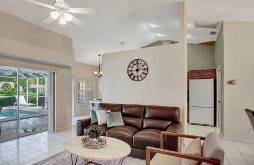 SUPERB VILLA WITH PRIVATE POOL IN NAPLES - Photo 9