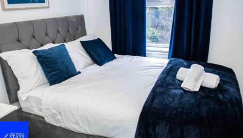 2ndHomeStays- Stoke-on-Trent-A Serene 3 Bed House with a Garden View-Suitable for Contractors-Relocation Families-Group of Friends-Sleeps 6 - 16 mins to J15 M6 and 36 mins to Alton Towers Resort - Foto 3