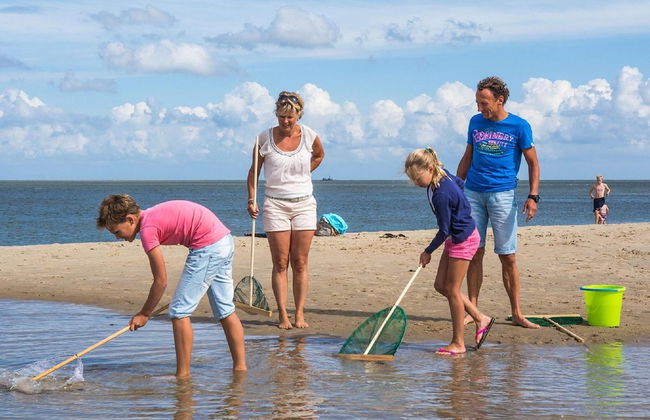 Nice Bungalow With Dishwasher in a Holiday Park 1.2 km. From the sea on Texel - Foto 53