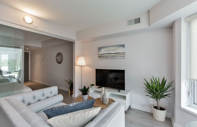 QuickStay - Class in Yorkville (Yonge & Bloor) - Photo 13