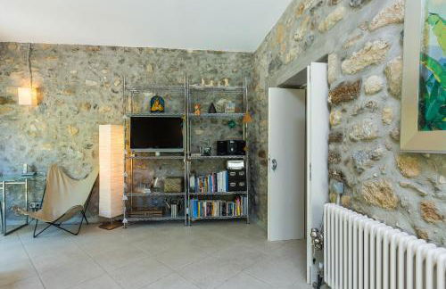 Muazzo Creta Stone House, Nature Escape with Pool, By ThinkVilla - Foto 36