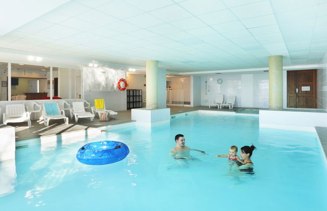 3 bedroom Apartment in Font-Romeu-Odeillo-Via with swimming pool and garden - Photo 2