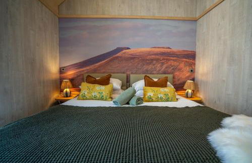 Thyme Lodge 2BR with Hot Tub near Black Mountain - Foto 12