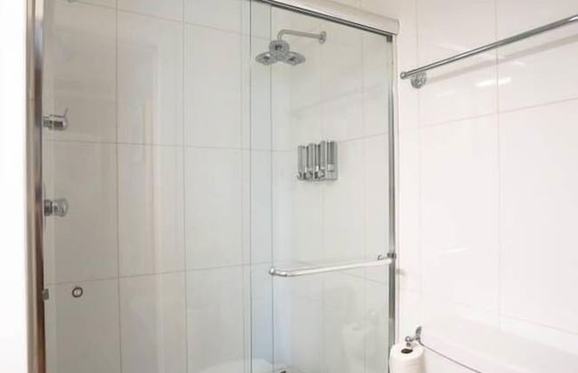 The Alluring Sanctuary With Private Balcony - Foto 9