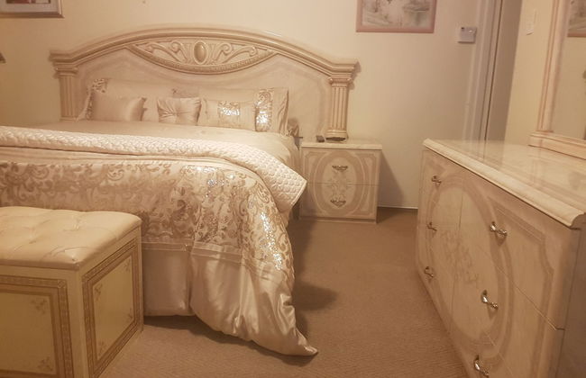 The Royal Princess Garden - Honeydew - Photo 1