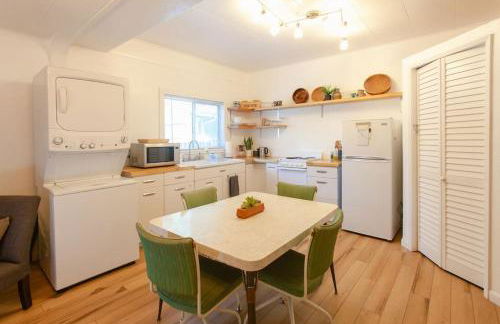 Classic & Cozy Apartments - Parking & Close to DW - Foto 52