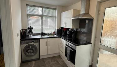 Families and Contractors Dudley DY1 - Foto 5