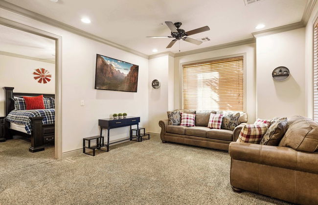 Coral Springs Getaway - Outdoor and Indoor Heated Pool - Close to Zion National Park - Photo 5