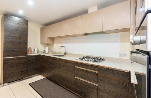 Amanah Properties - Elegant Home in Shepherds Bush, steps from Westfield, Sleeps 8 - Foto 13