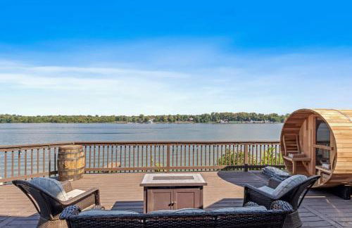 New Renovated 5BD Home with Hot Tub Sauna & Game Rm - Foto 2