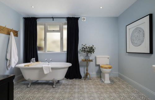 Longborough House - Photo 5