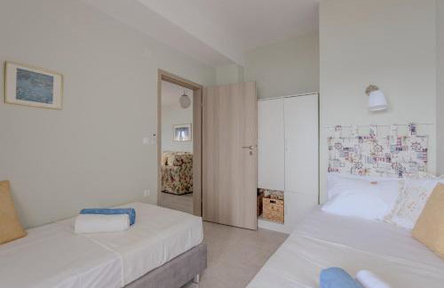 Eclectic Vintage Apartment- Sea View Perfection, Hersonissos, Crete - Photo 22